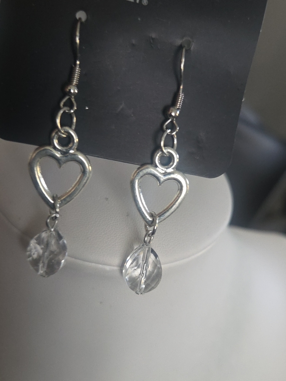 Paparazzi Crushing On Cupid White Earrinhs NWT